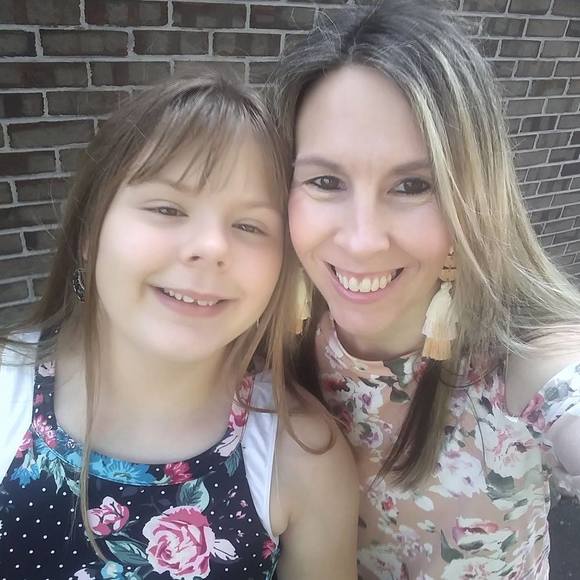 Meet your Posher, Jennifer - Picture 1 of 1